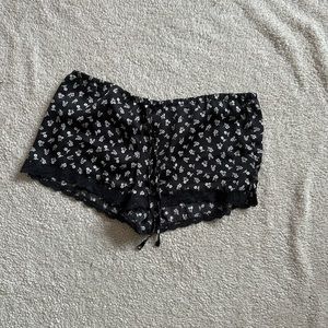 Bloomers black and white floral